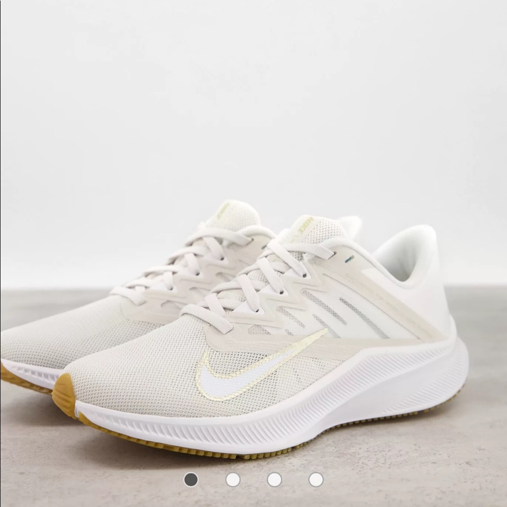 Nike Running Quest 3 sneakers